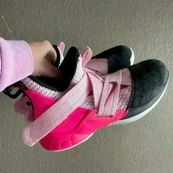 Nike LeBron Soldier 12 GS 'Pink Foam’ size 7y - Picture 7 of 9